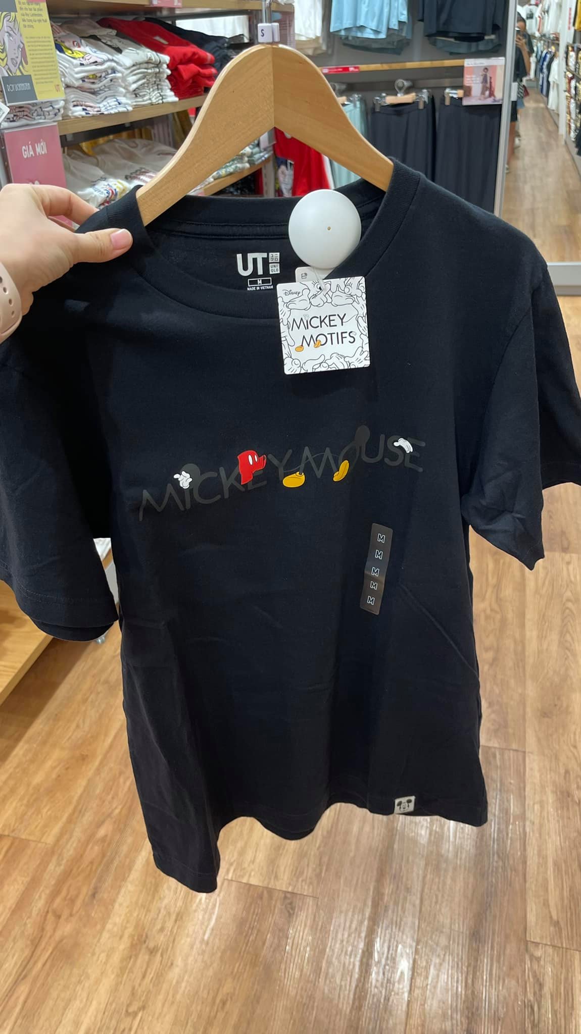 Áo phông nam mickey uniqlo