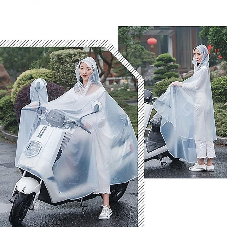 Bộ áo mưa trong người lớn thiết kế cánh dơi rộng rãi, phù hợp cho cả nam và nữ khi đi xe máy, chất liệu vải nhựa PVC chống thấm nước cao cấp, mềm mại không bị nhăn khi gấp gọn, hàng loại dày đẹp, đường may chắc chắn