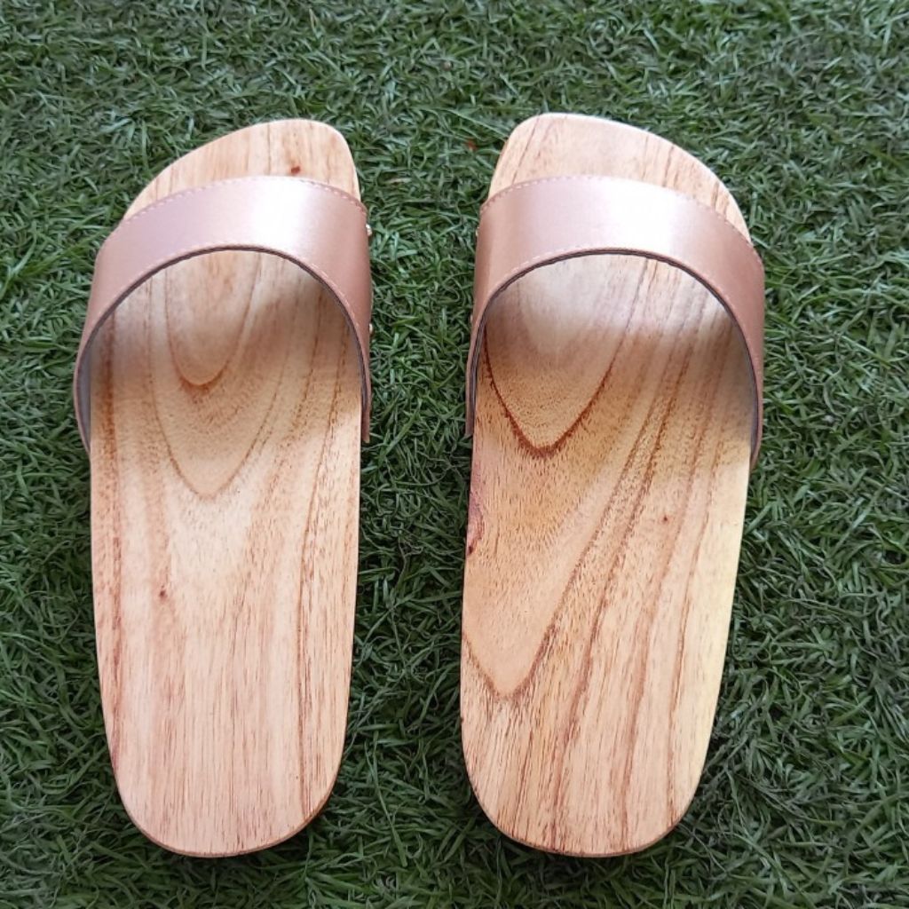 Guốc gỗ soan quay màu ken cao 2cm