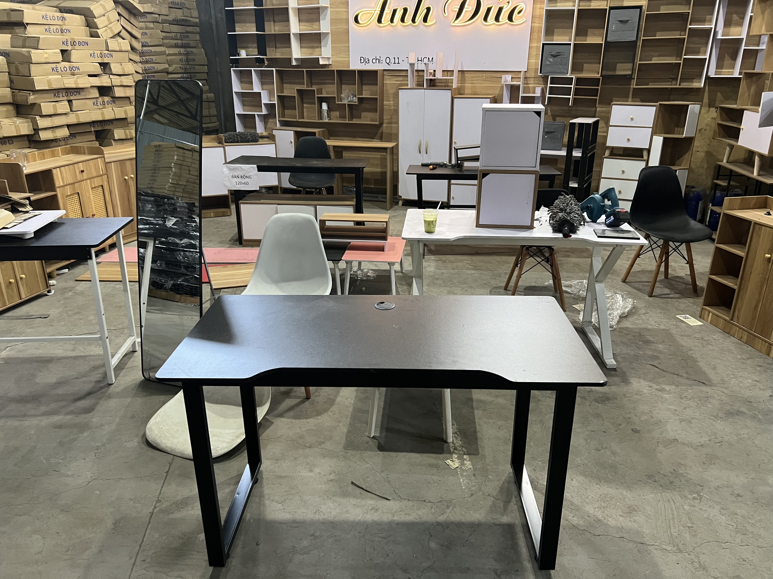 Bàn Gaming chữ U siêu hot năm 2023 kích thước 120x75x60cm