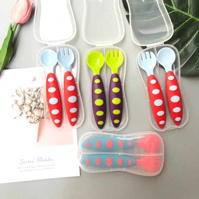 Set 2 thìa dĩa ăn dặm kèm hộp hình cánh cam cho bé