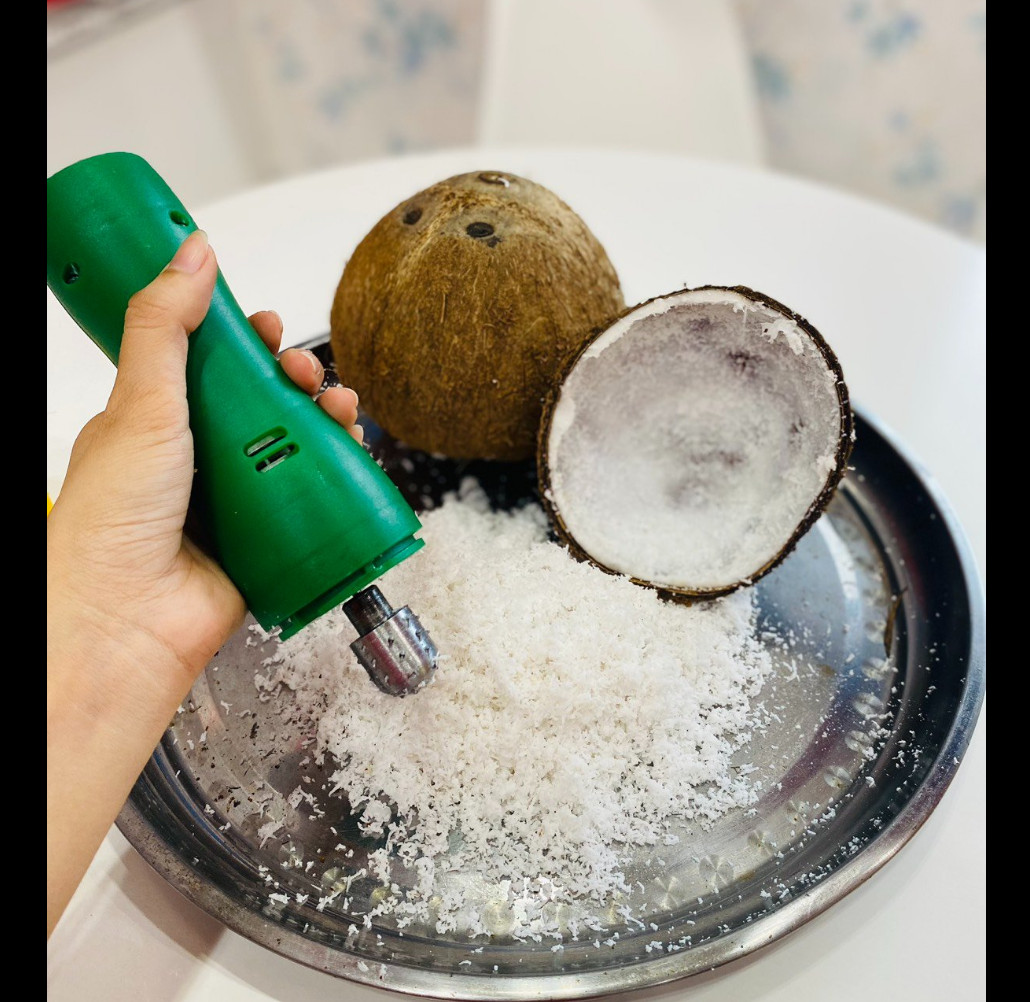 Máy nạo dừa cầm tay mini - Phú Hưng