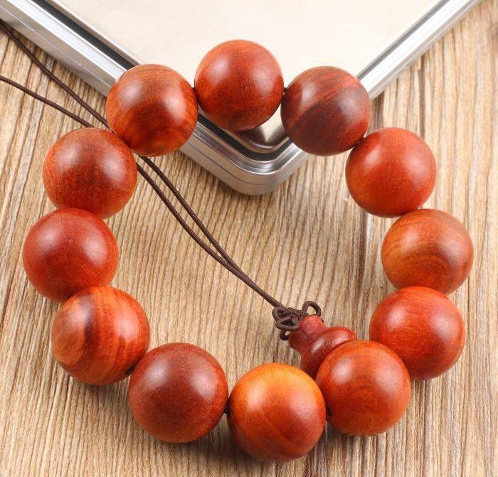 Vòng tay Phong thủy Gỗ Huyết Long 13 hạt 18mm