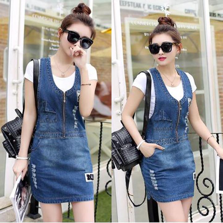 Đầm Yếm Jean Nữ Wash Cào Xẻ Lai Thêu Logo