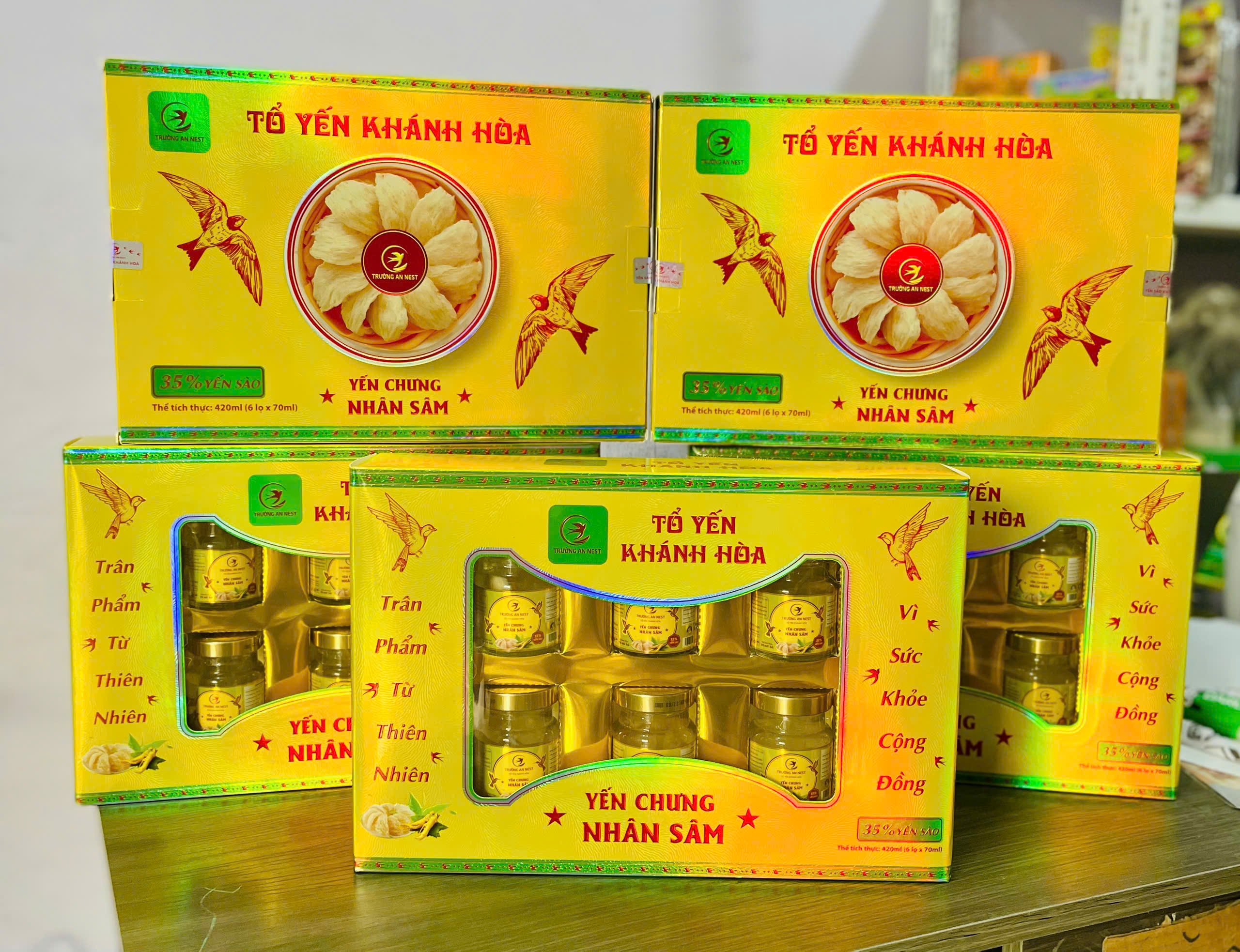 Combo 2 hộp yến khánh hoà 35% yến sào mỗi hộp 6 hủ mỗi hut 70ml tăng cương sức khoẻ , sức đề kháng .có nhiều vị