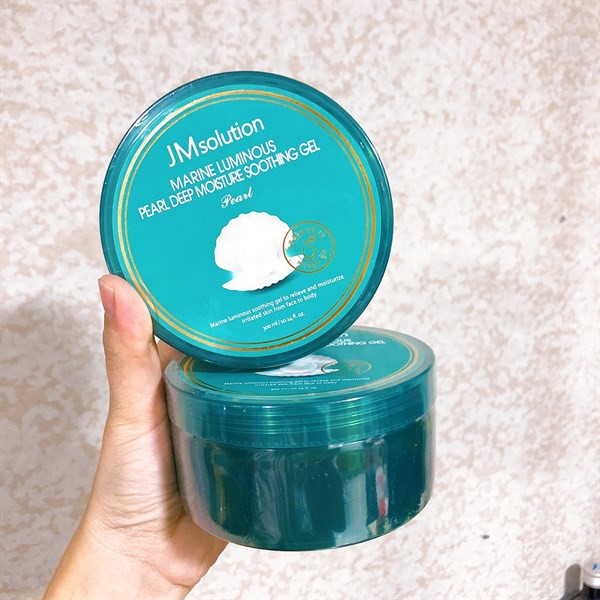 GEL lót DƯỠNG DA ĐA NĂNG JMSOLUTION MARINE LUMINOUS PEARL DEEP MOISTURE SOOTHING GEL 300ML CHÍNH HÃNG - SẢN PHẨM ĐƯỢC CHỌN LỌC YÊU THÍCH TRÊN THỊ TRƯỜNG, CHẤT LƯỢNG CAO DÙNG CỰC KÌ THÍCH NHÉ CẢ NHÀ, MỜI CẢ NHÀ TRẢI NGHIỆM