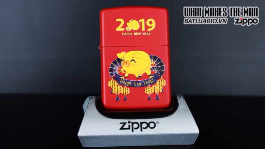 ZIPPO HAPPY NEW YEAR HEO VÀNG 2019