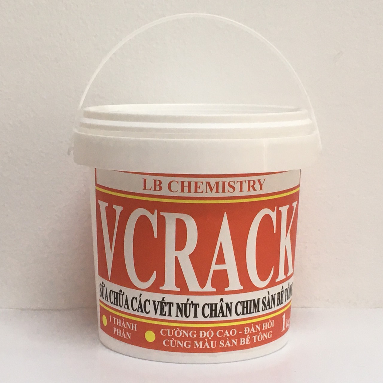 Xử lý vết nứt sàn bê tông vcrack - trả lại bề mặt đẹp sau khi xử lý - cùng màu với sàn bê tông cũ