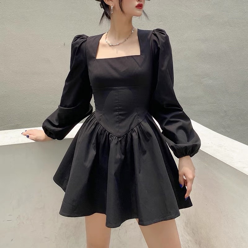 230 - Đầm đen tay dài xoè Trâm Anh Boutique