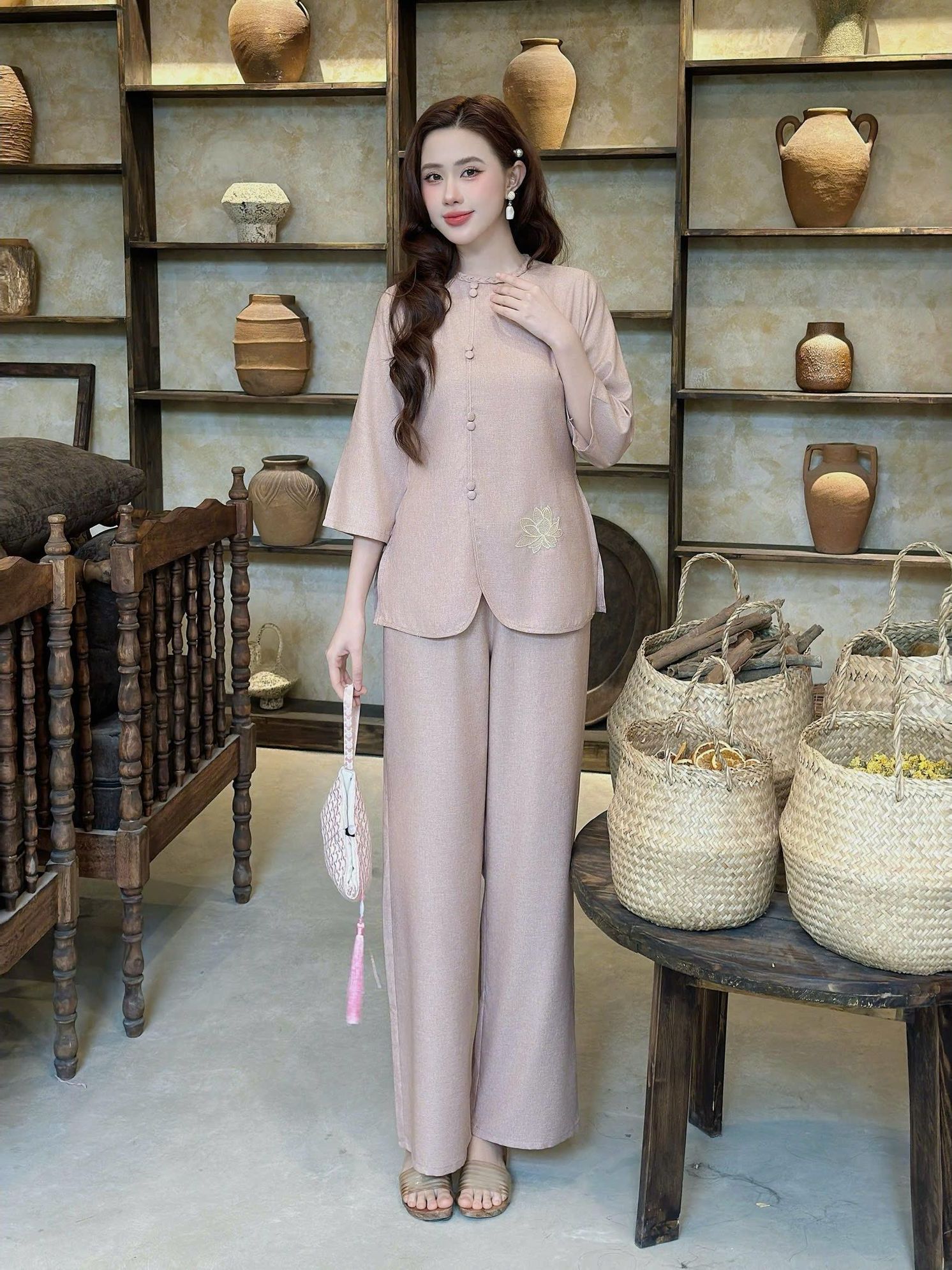 PHÁP PHỤC BỘ LAM ĐI chùɑ CHẤT TƠ MỘC THÊU HOA SEN MÈM MÁT SANG XỊN DÀNH CHO PHÁI ĐẸP NƠI TÔN NGHIÊM
