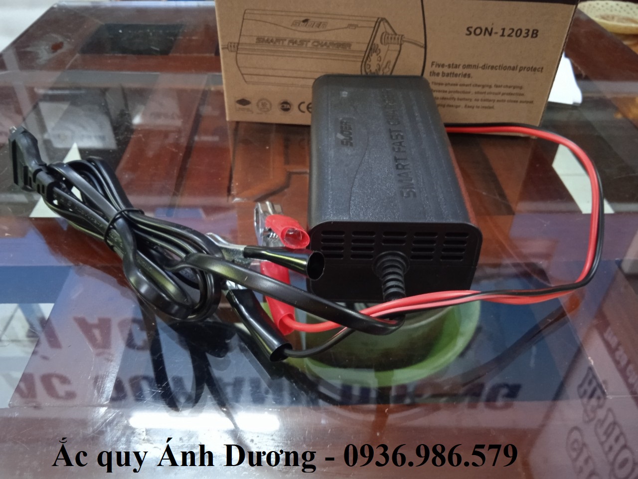 Sạc ắc quy Suoer 12v 3A - Ắc quy Ánh Dương