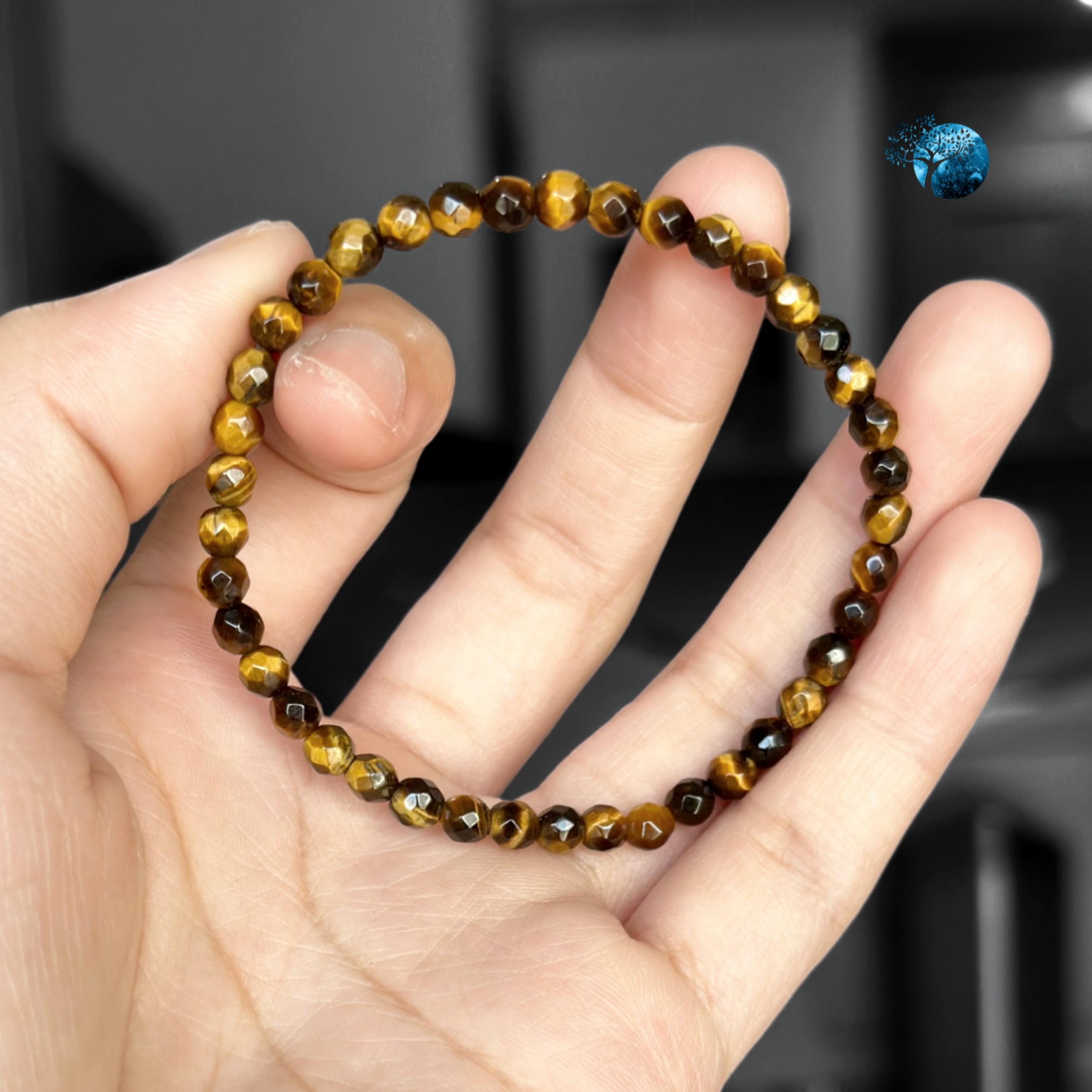 Vòng tay đá mắt hổ cắt giác 3.5mm ~ 4mm