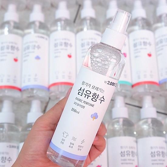 Xịt thơm lưu hương quần áo Hàn Quốc 250ml - Hương gỗ