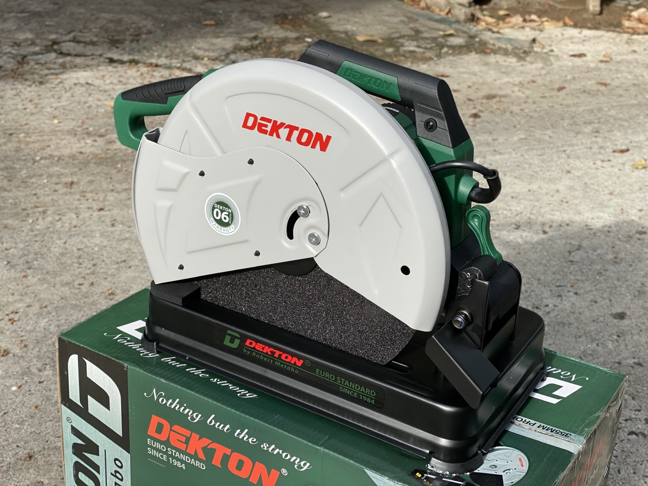 Máy cắt sắt DEKTON DK-355. Công suất 2800w