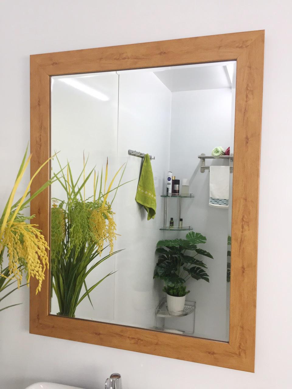 [HCM]Gương soi Kibath khung viền vân gỗ KT 55x70 cm KB111