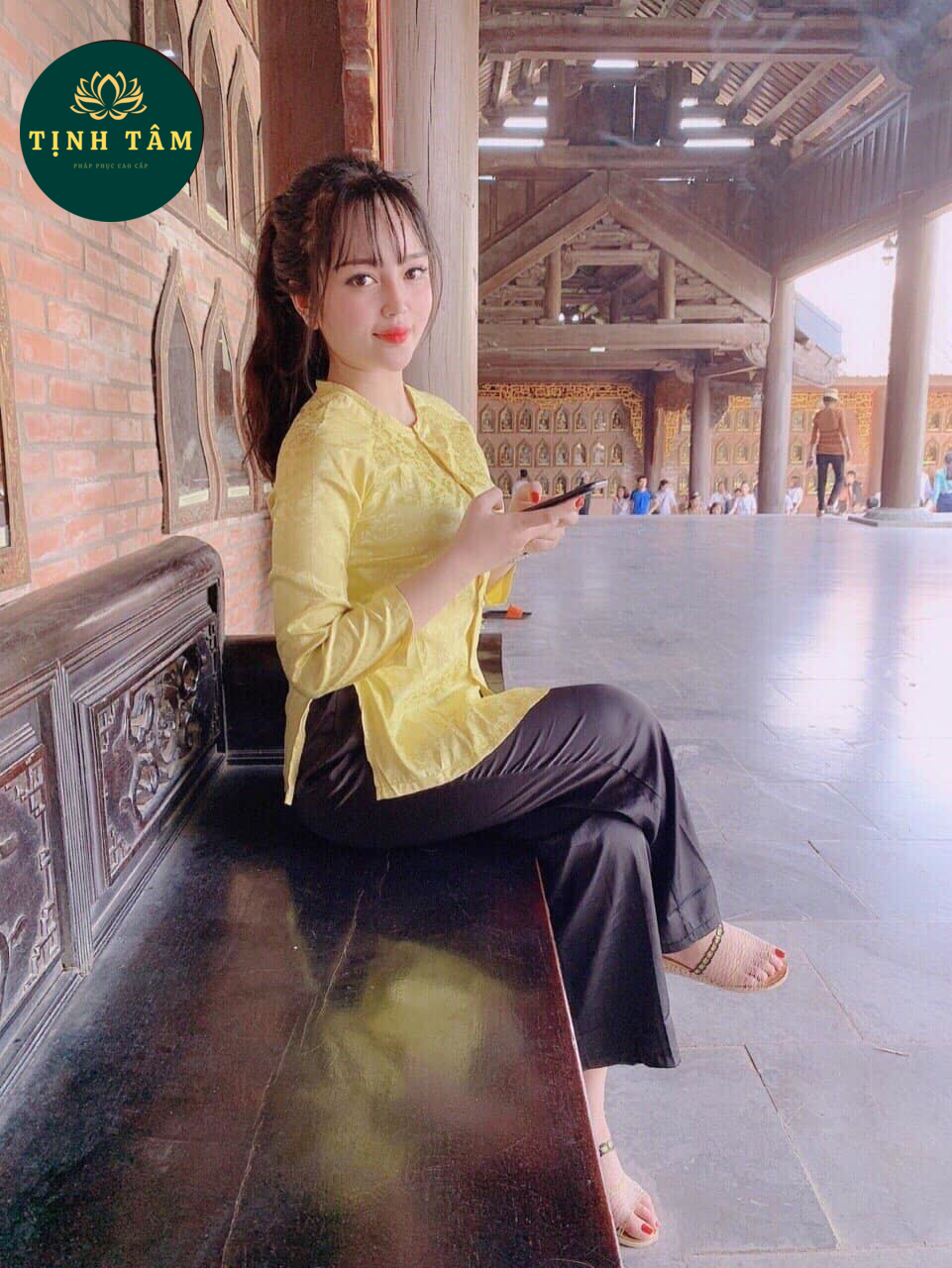 Bộ Áo Bà Ba Quần Đen Đi Lễ Chùa , Vải Lụa Gấm Mềm Mịn Cực Đẹp , Set Đồ Lam Đi Chùa Mặc Cực Thoải Mái Duyên Dáng, Kín Đáo