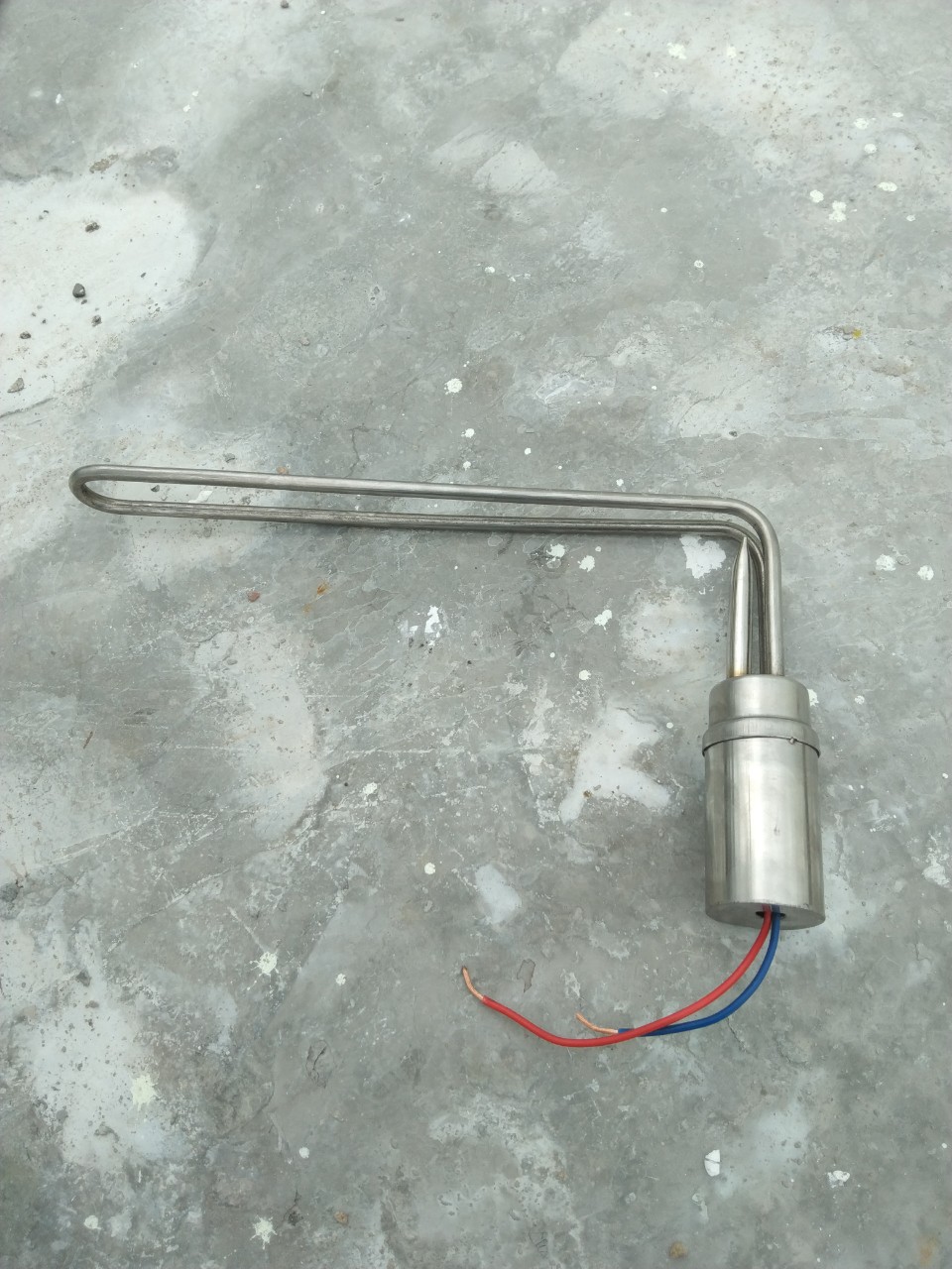 Điện trở máy nước nóng năng lượng mặt trời Hữu Liên, 2000W, phi 47