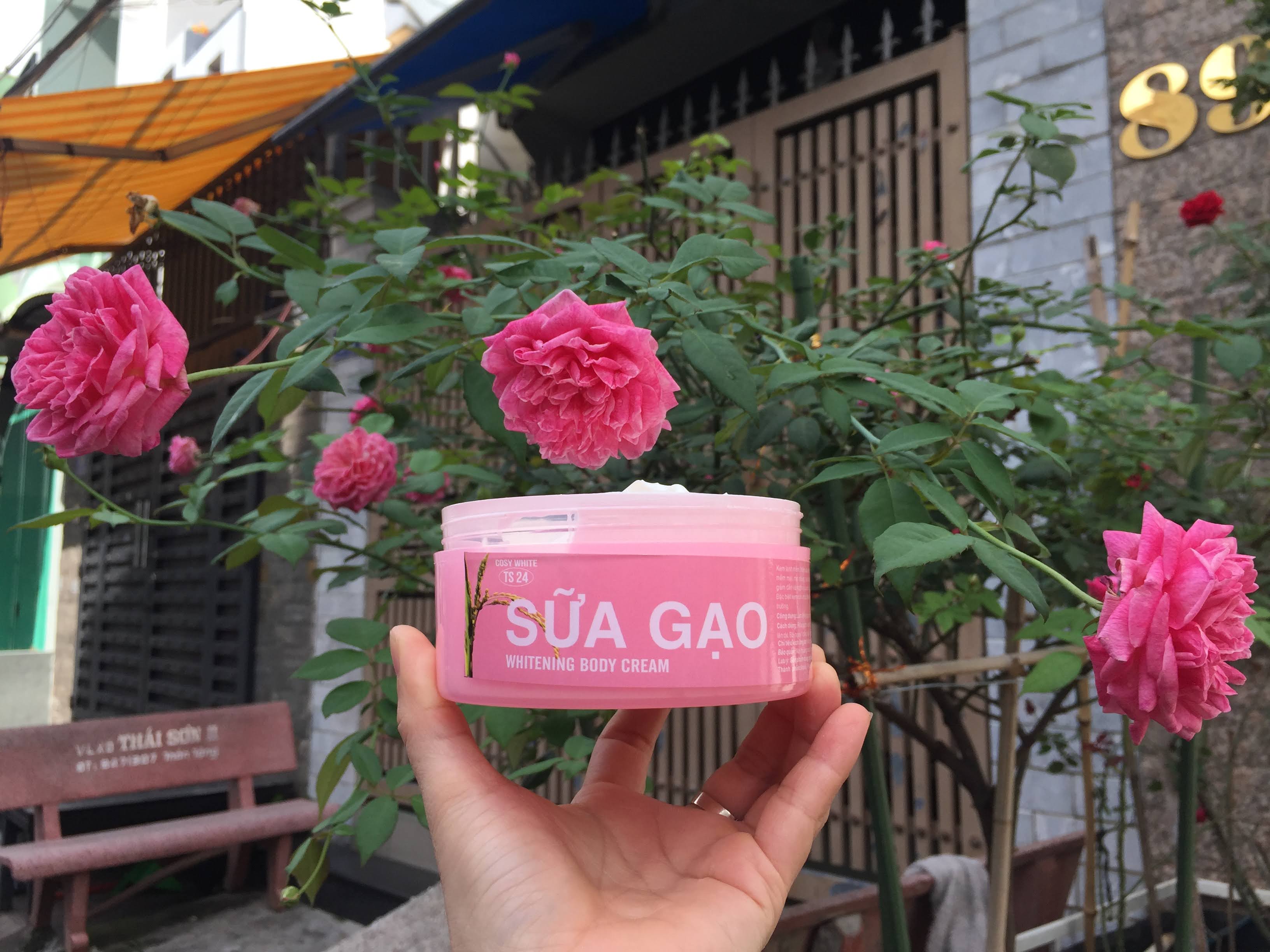 Kem trắng da body Sữa Gạo 250 gram thơm mát làn da