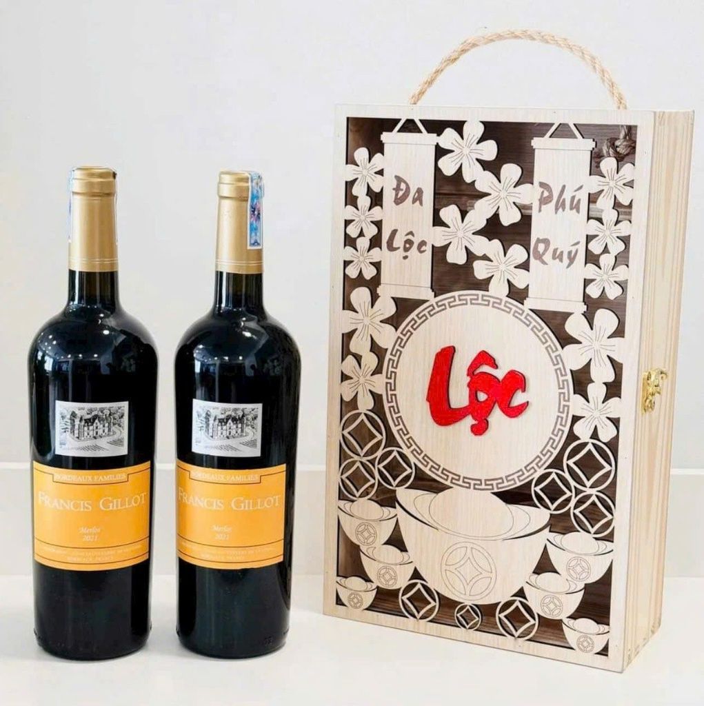 Set quà tặng 2 chai vang Pháp Francis Gillot - Hộp gỗ Lộc Quý