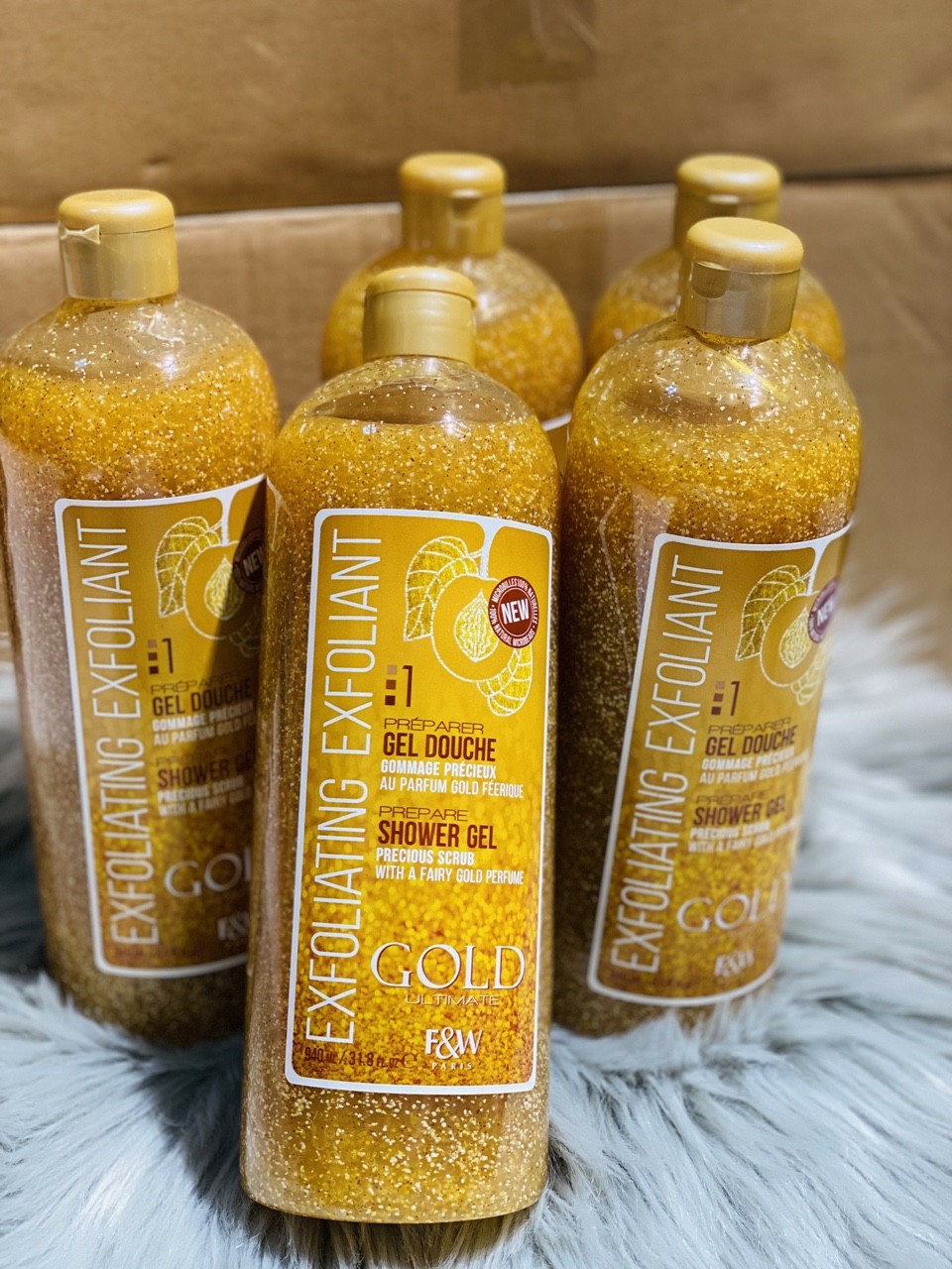 Sữa tắm tẩy tế bào chết fair & white exfoliating exfoliant shower gel