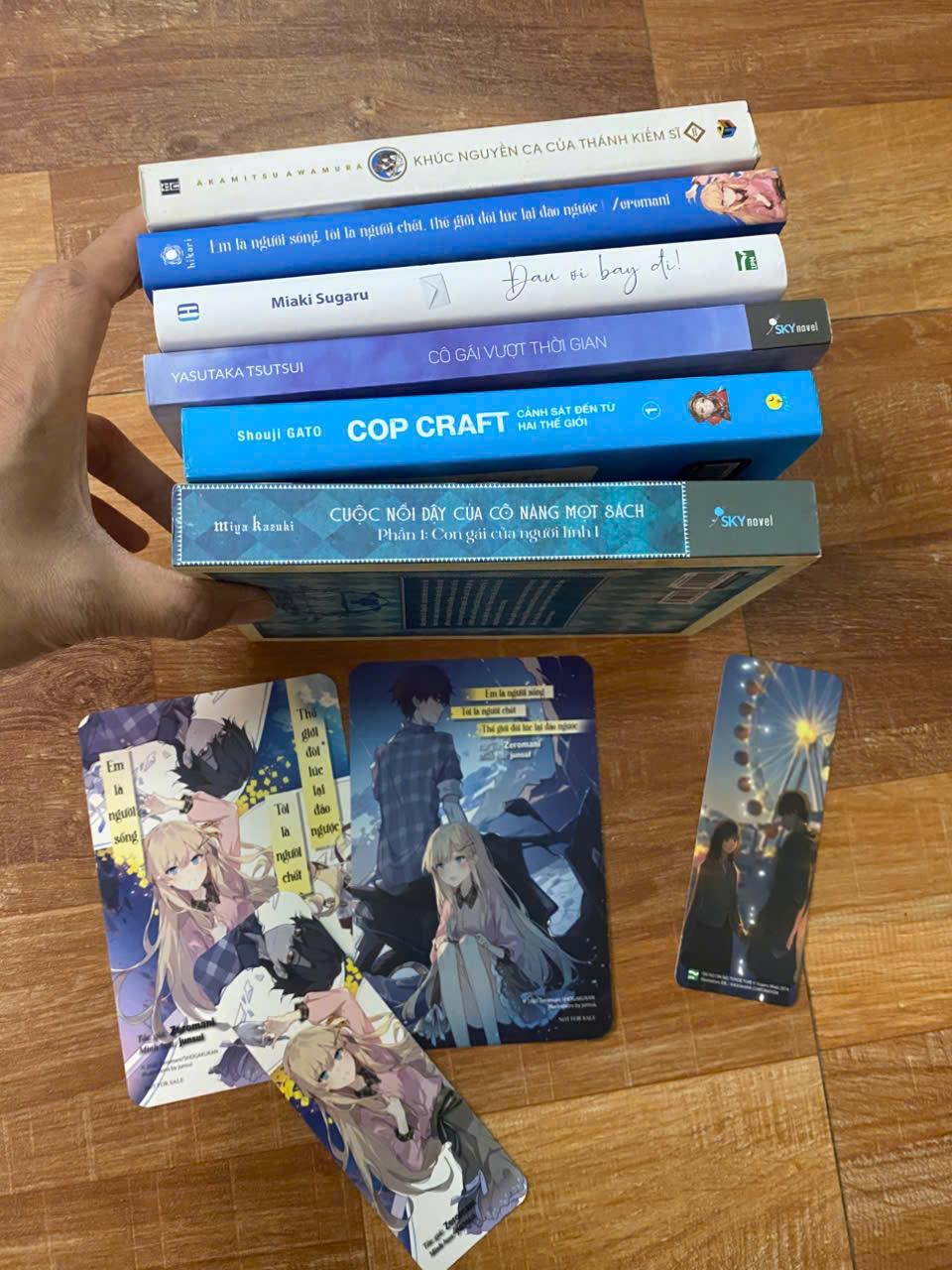 (Lô lẻ 4) Vở novel Đau ơi bay đi Em là người sống tôi là người chết Cuộc nổi dậy Cô gái vượt thời gian ...