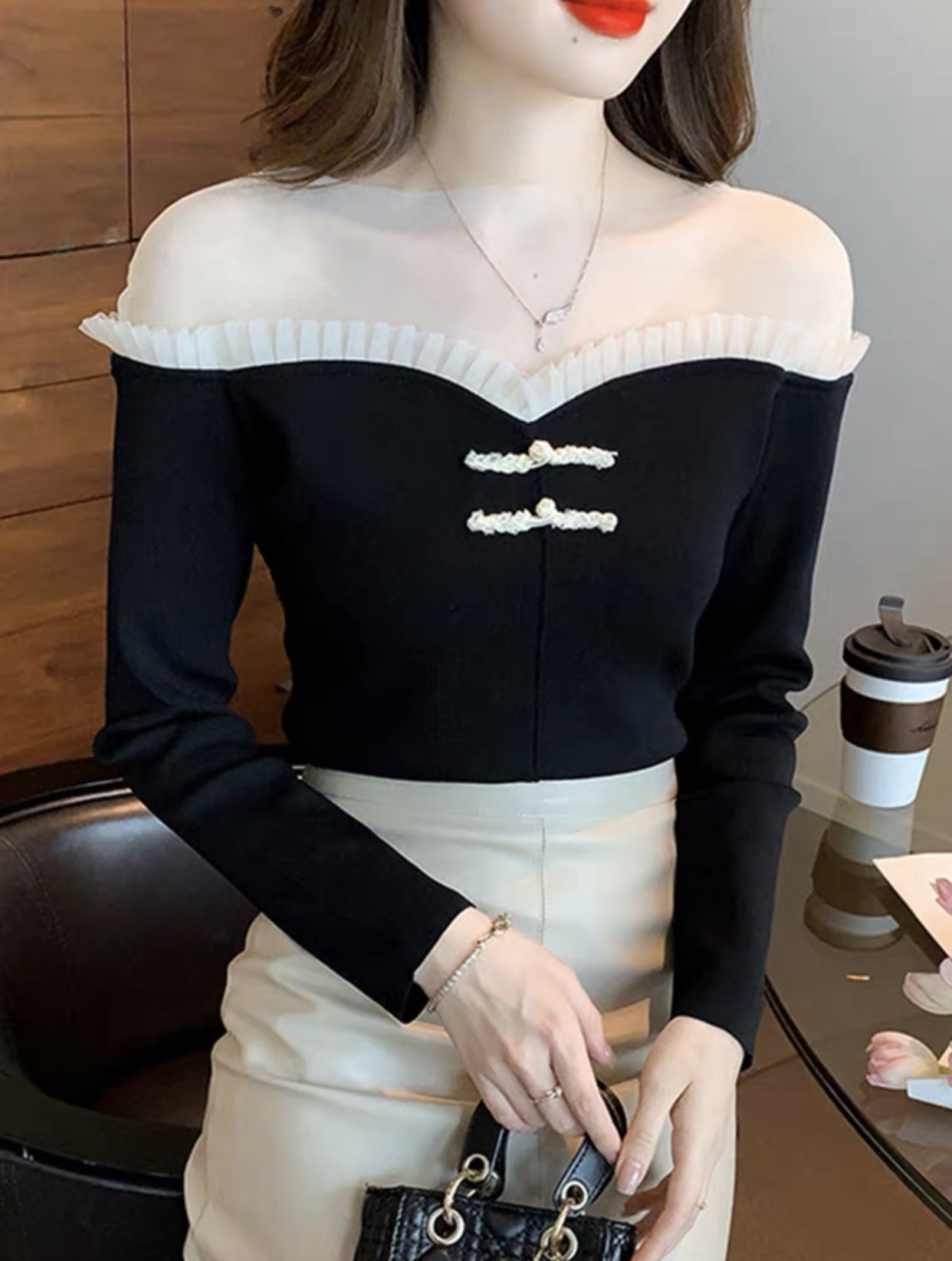 Áo kiểu trễ vai. áo nữ kiểu phối lụa tơ mềm mại . mã d69