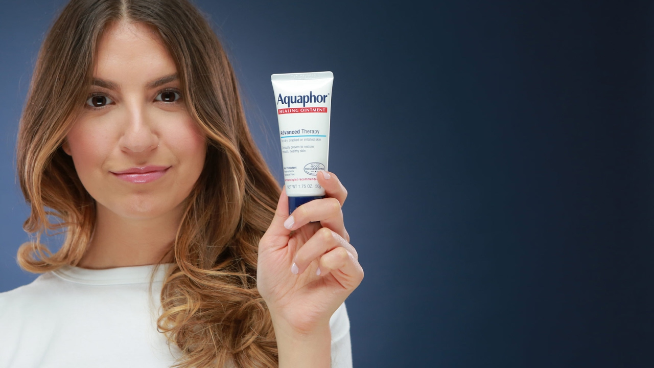 Dưỡng môi Aquaphor Lip Repair Ointment
