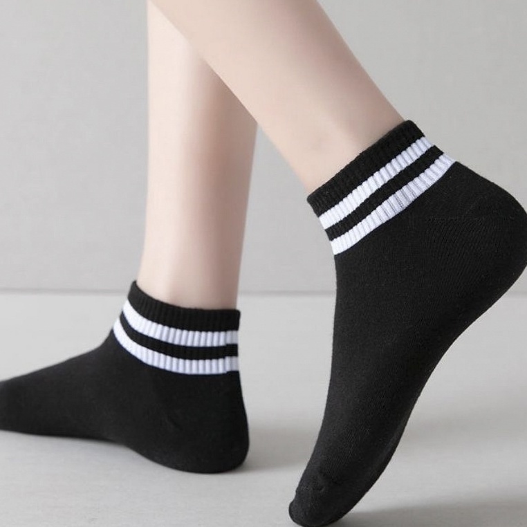 Combo 5 đôi tất kẻ ngang Cổ Ngắn Màu Đen Trắng Phong Cách Hàn Quốc