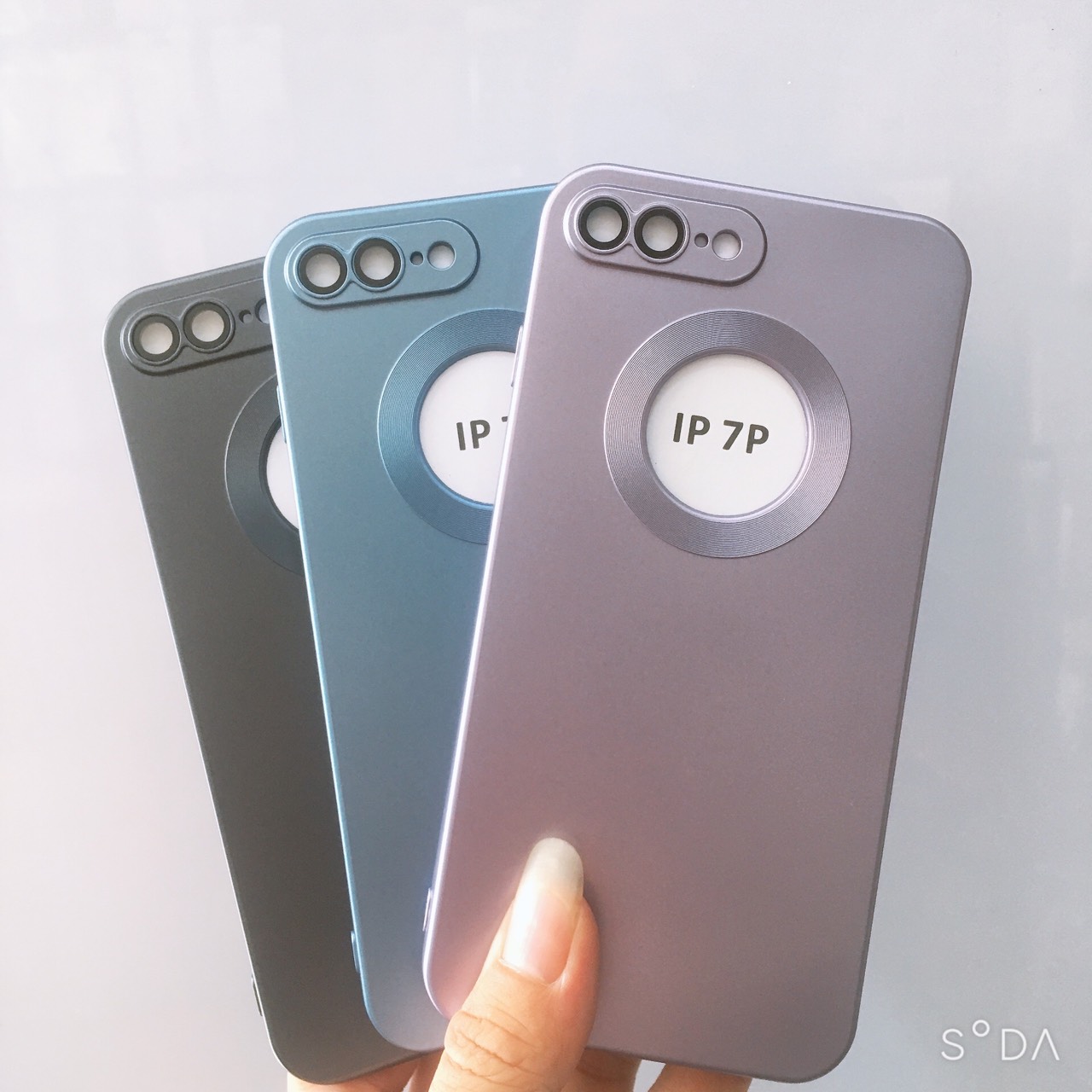 Ốp lưng iPhone 7Plus/8Plus TPU màu nhám chống vân tay hở Táo viền vuông sang trọng