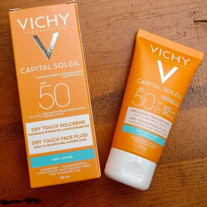 Kem chống nắng vichy dry touch spf50 dành cho da dầu