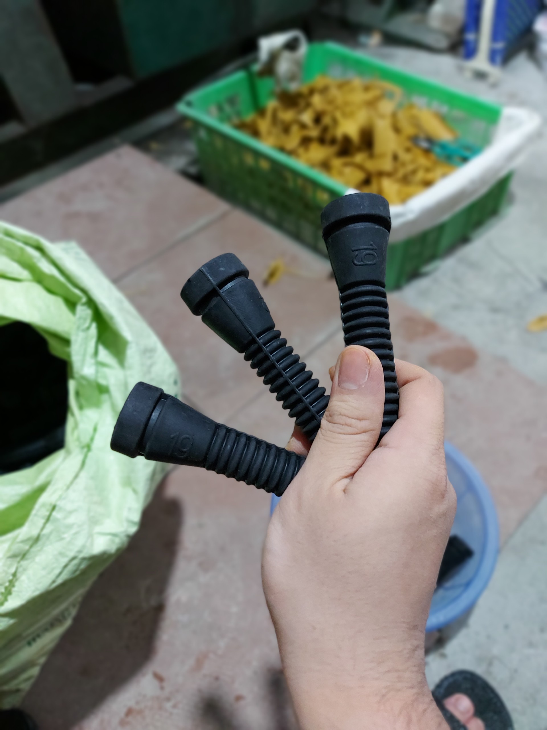 Combo 20 Núm cao su vặt lông gà, lông vịt màu đen, núm cao cấp, chất liệu cao su thiên nhiên mềm, dẻo, độ bền cao