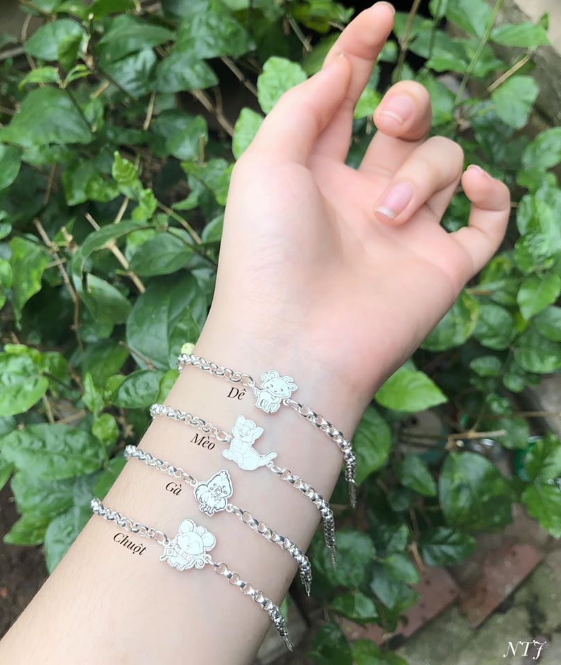 Vòng bạc cho bé hình con giáp