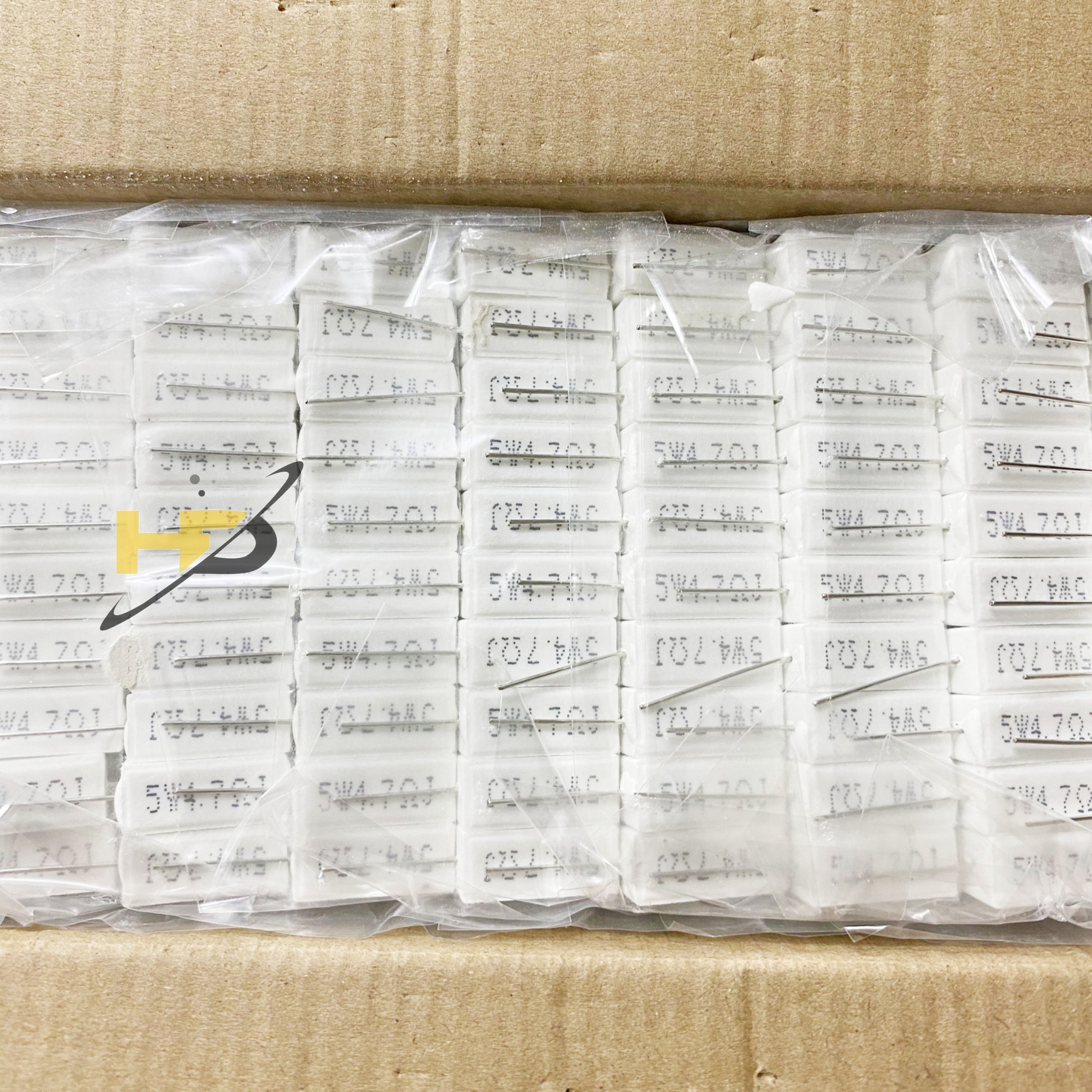 Trở sứ 4.7r 5w 5%, điện trở cắm sứ trắng 5w 5% dáng nằm