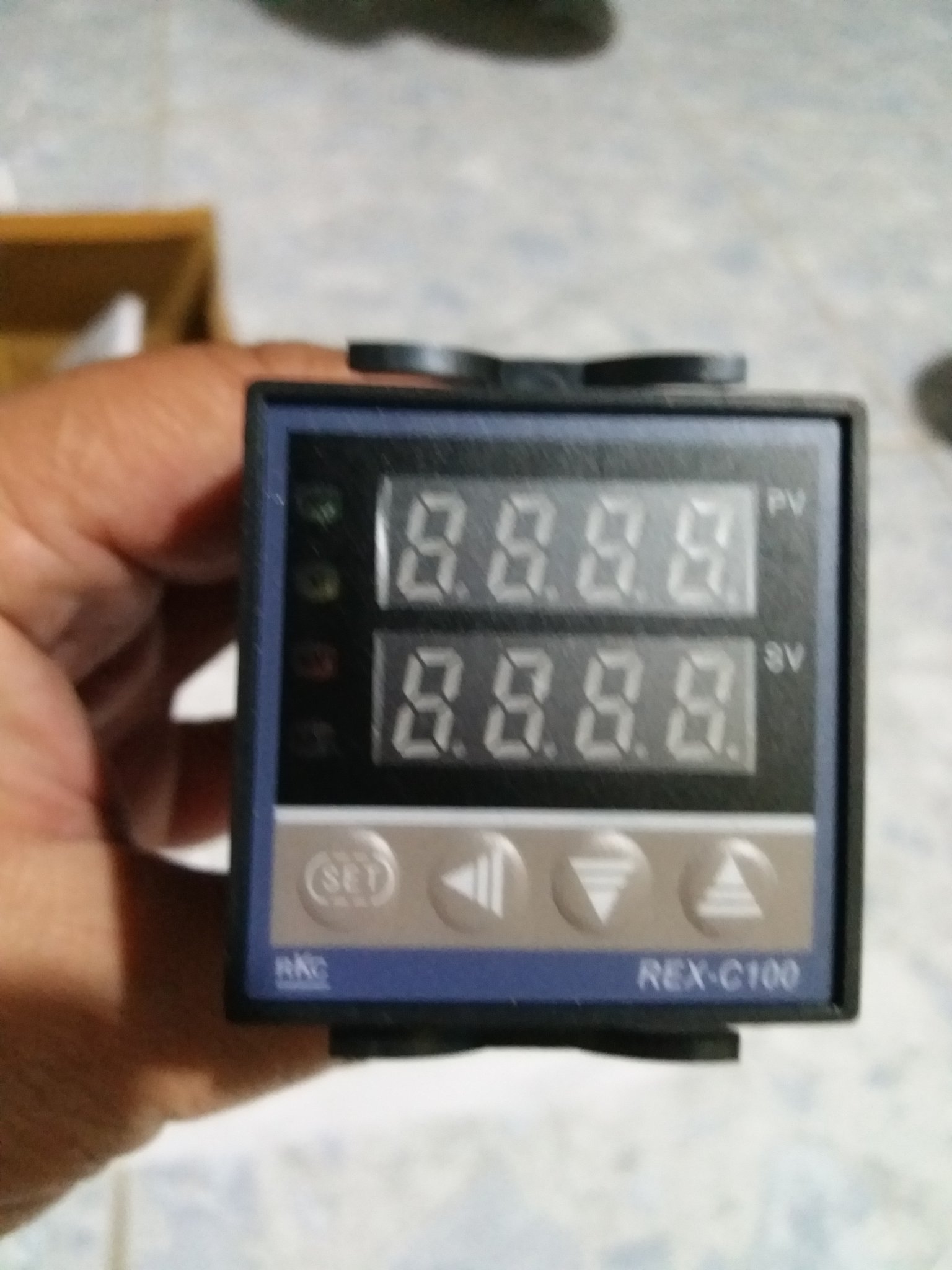 [HCM]Bộ điều khiển nhiệt độ ( Đồng hồ nhiệt độ REX-C100 ) RKC và BERM