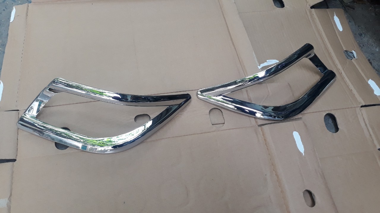Ốp viền đèn gầm sau xe Toyota vios 2014, 2015 2016, 2017