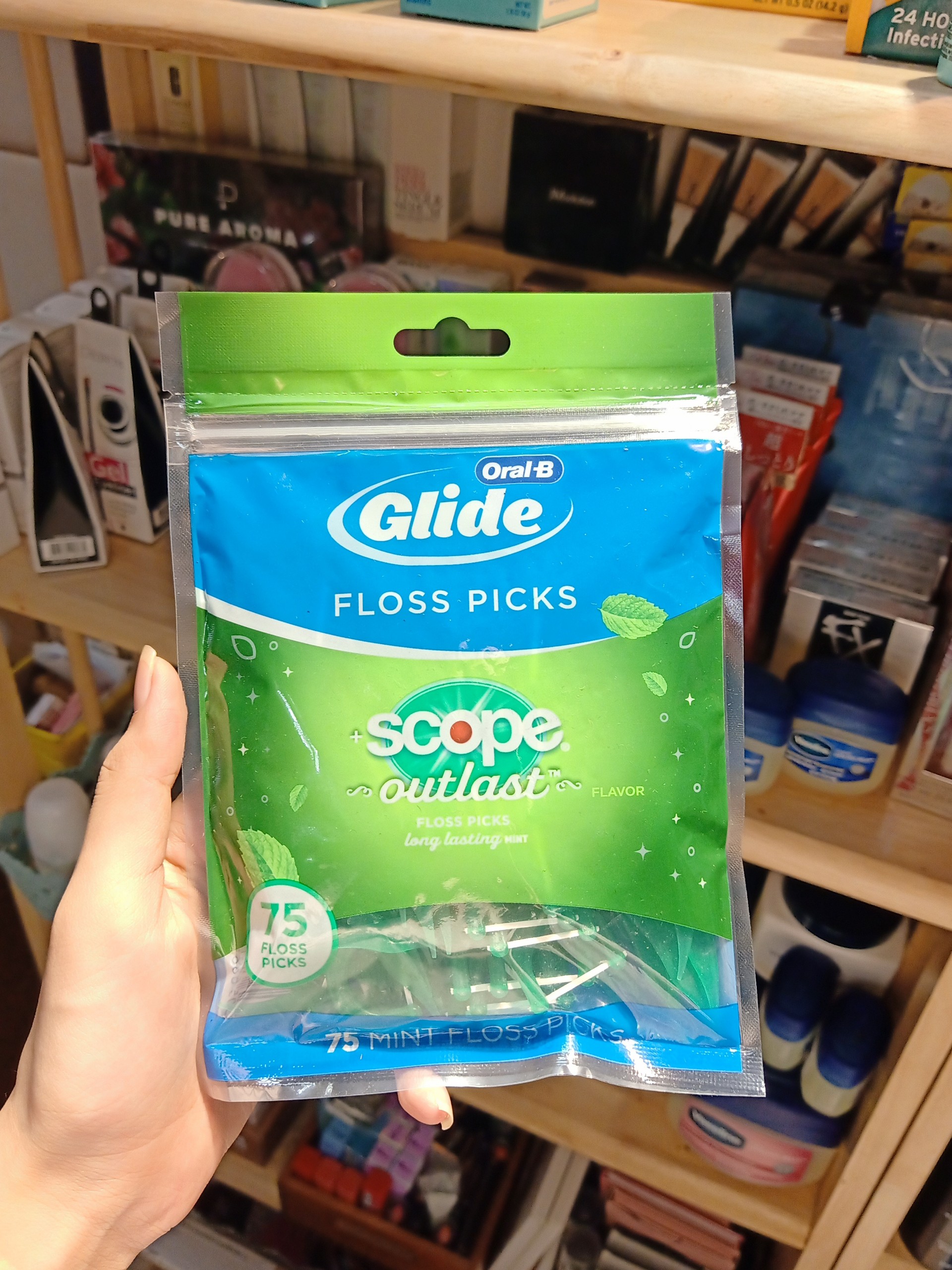 [HCM]Tăm chỉ nha khoa Oral-B Glide Scope Outlast Floss Picks Mint 75 cái