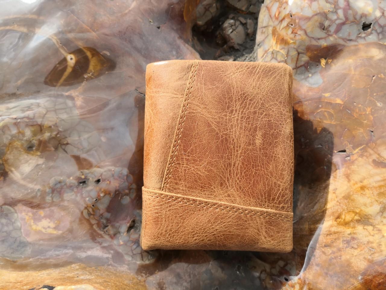 Ví nam da bò sáp ngựa điên cao cấp tuyệt đẹp - Mẫu đứng gấp ba cực HOT năm nay - Vừa giấy tờ ngày xưa VC1002 Thatchatstore