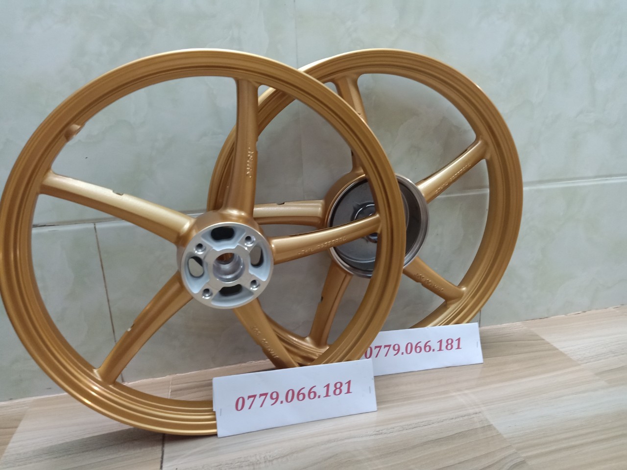 BÁNH MÂM 5 CÂY MÀU ĐỒNG Y NHƯ HÌNH GẮN VỪA EXCITER 2008-2010 ĐĨA TRƯỚC SIRIUS TAURUS JUPITER SÀN PHẨM CHẤT LƯỢNG NHANH TAY  MUA NGAY