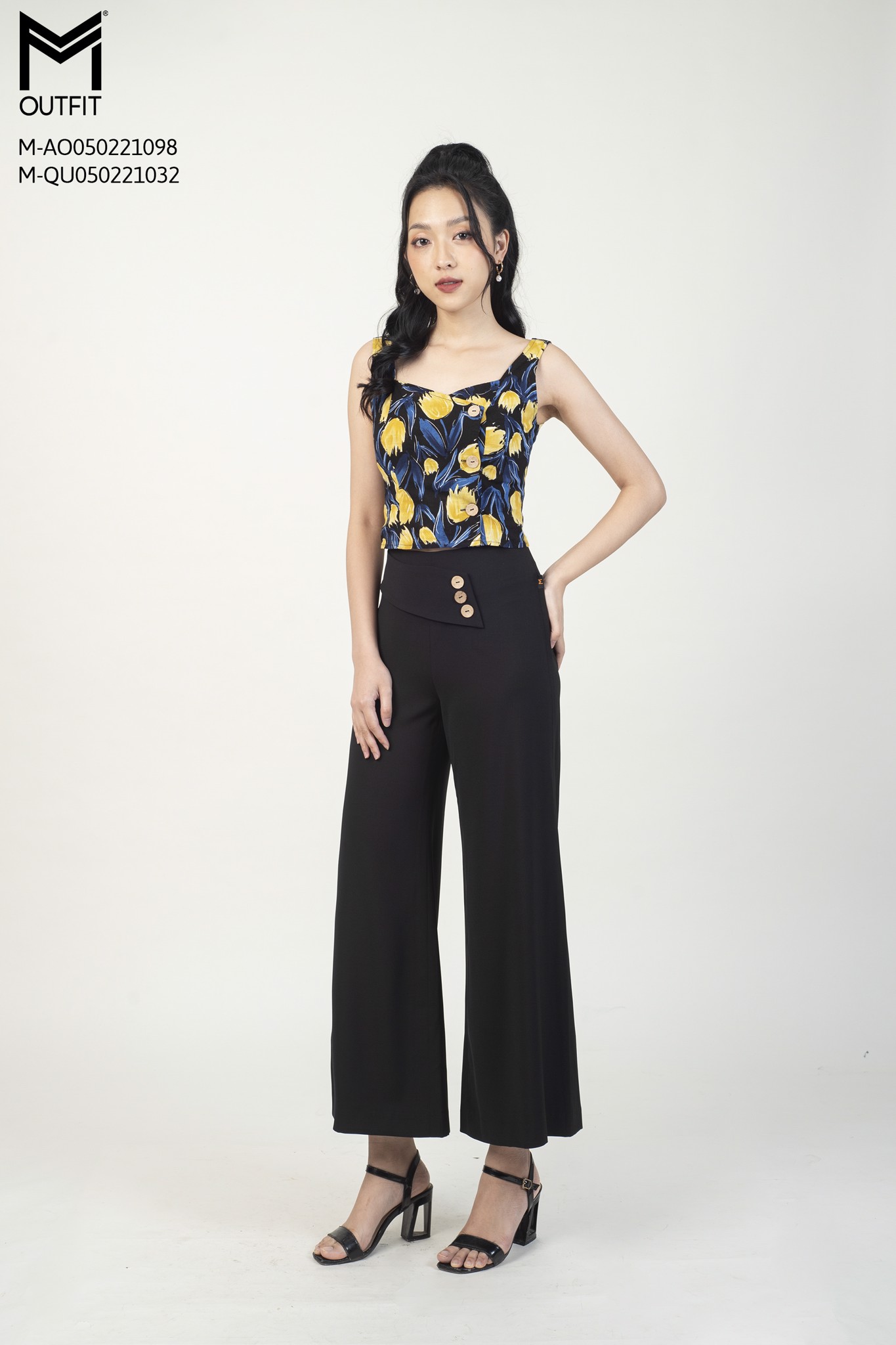 Quần ống rộng, đính cúc gỗ - mmoutfit