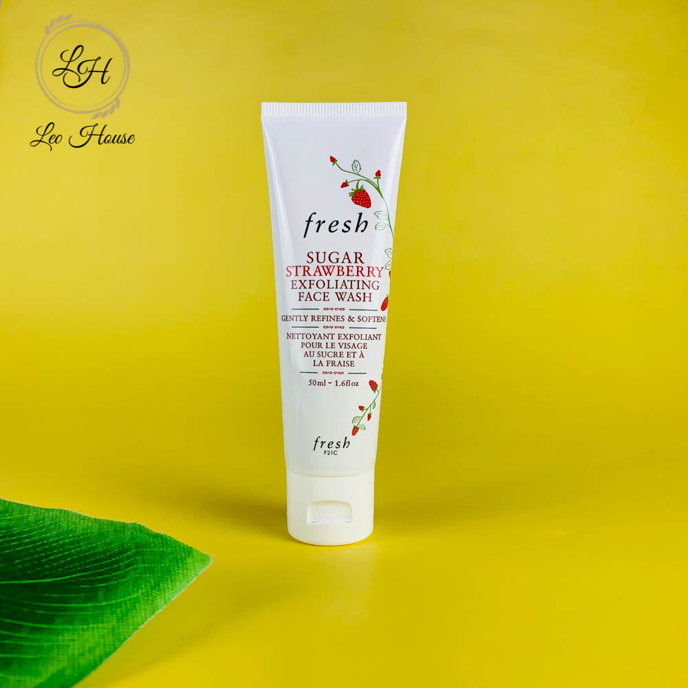 Sữa rửa mặt tẩy da chết Fresh Sugar Strawberry Exfoliating Face Wash