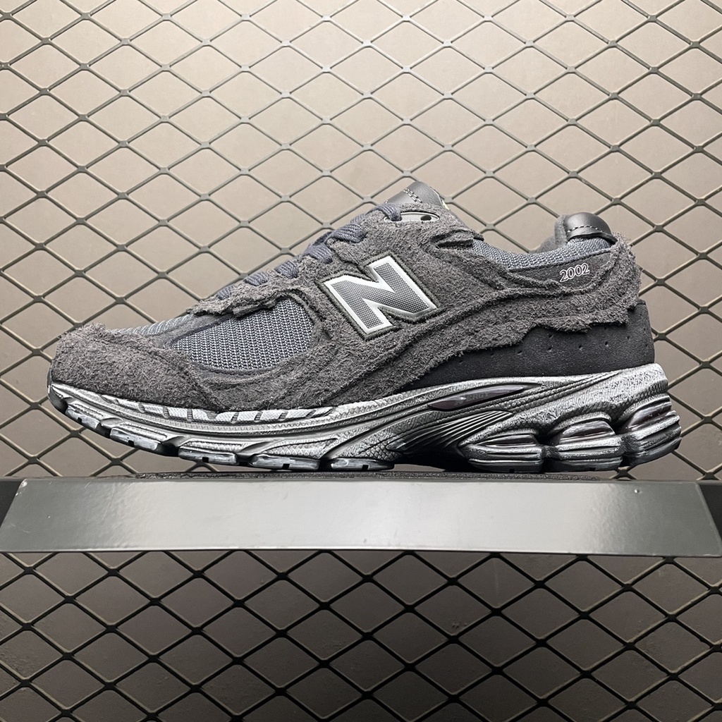 New_Balance_ 2002R Refined Future Phantom black running shoes M2002RDB
