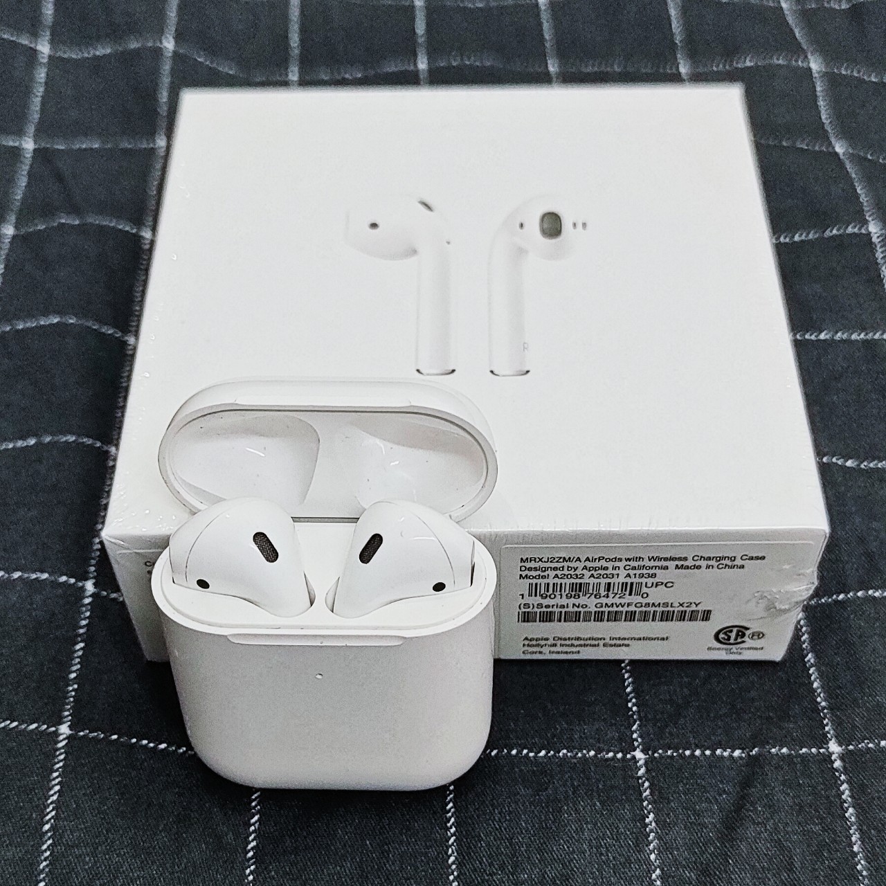 Tai nghe bluetooth đổi tên - định vị - sạc không dây - kết nối được với cả ios/android/laptop, pc