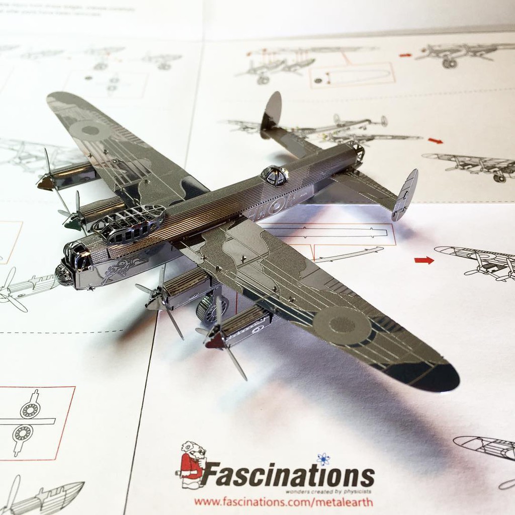Mô Hình 3D Kim Loại Lắp Ráp Máy Bay Ném Bom Hạng Nặng Avro Lancaster [Chưa Lắp]
