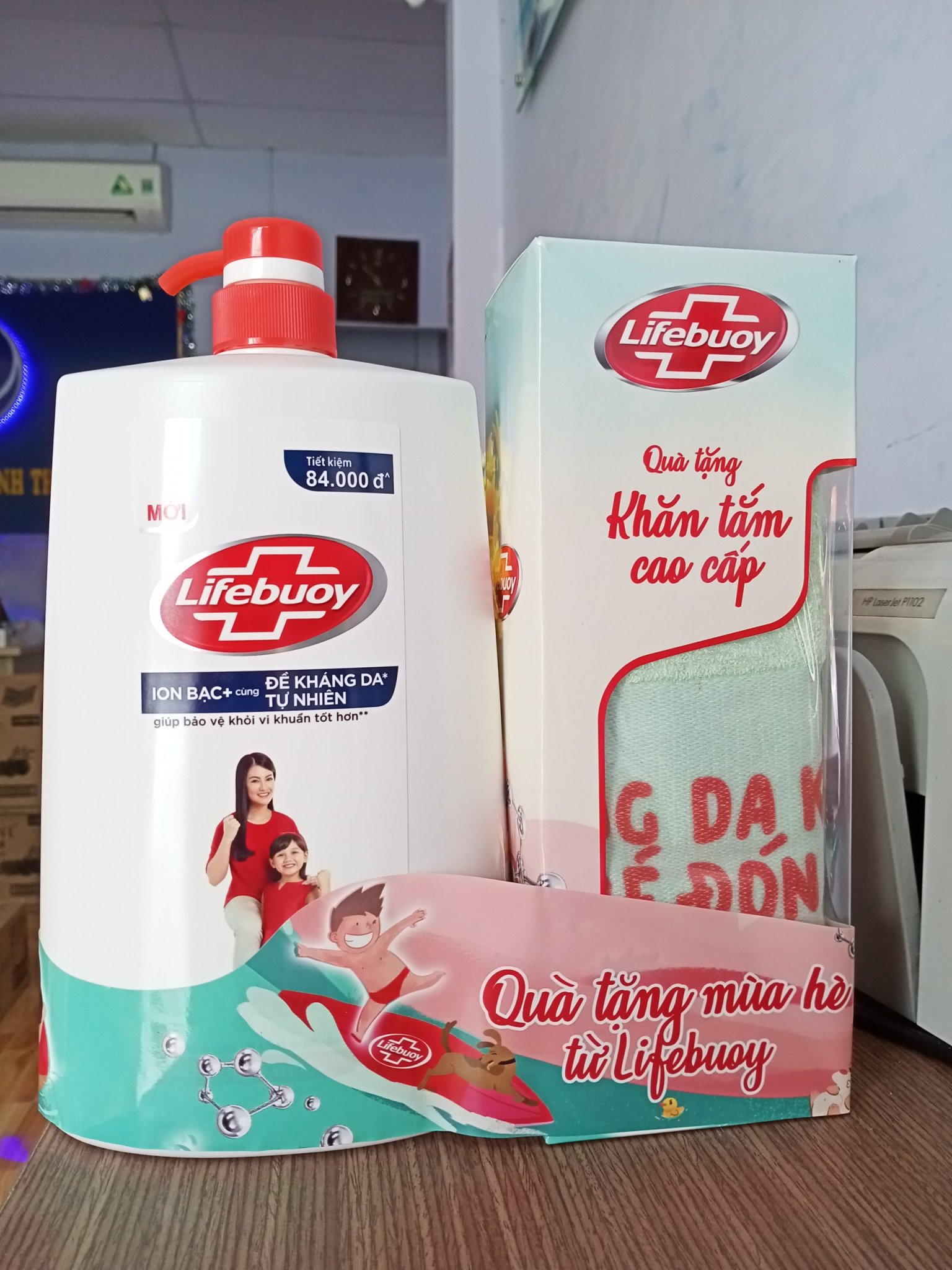 Sữa tắm Lifebuoy Ion bạc 1,1kg tặng khăn tắm cao cấp
