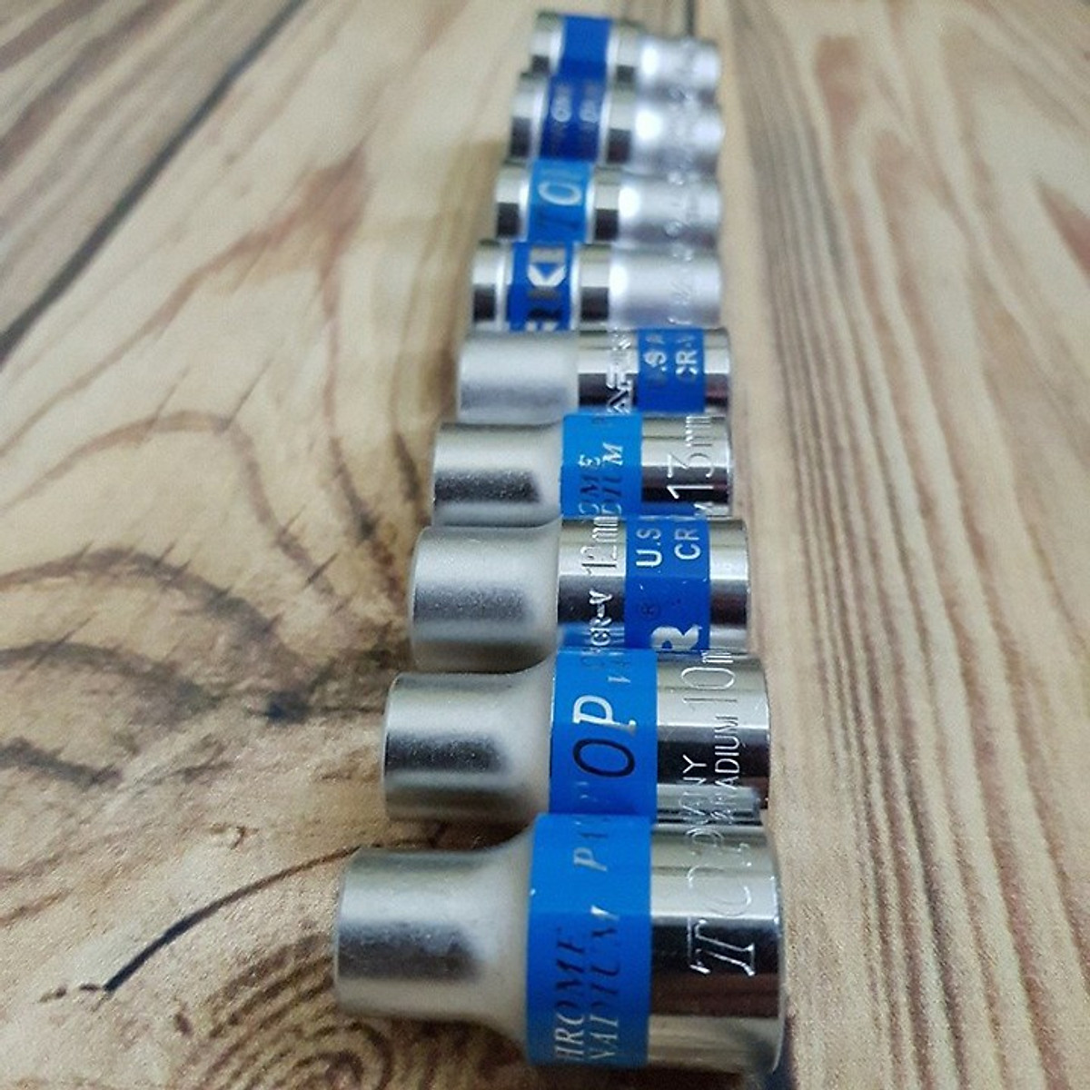 Bộ 9 đầu tuýp khẩu vặn ốc cỡ 1/2 từ 8 đến 24mm gồm các đầu:8, 10, 12, 13, 14, 17, 19, 22, 24mm