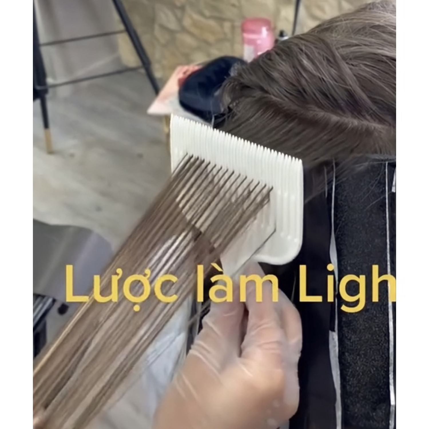 Lược làm light, nhuộm light, nhặt tóc để gẩy highlight