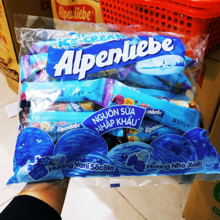 Kẹo mút Alpenliebe Ice Cream 2 vị mới gói 32 que