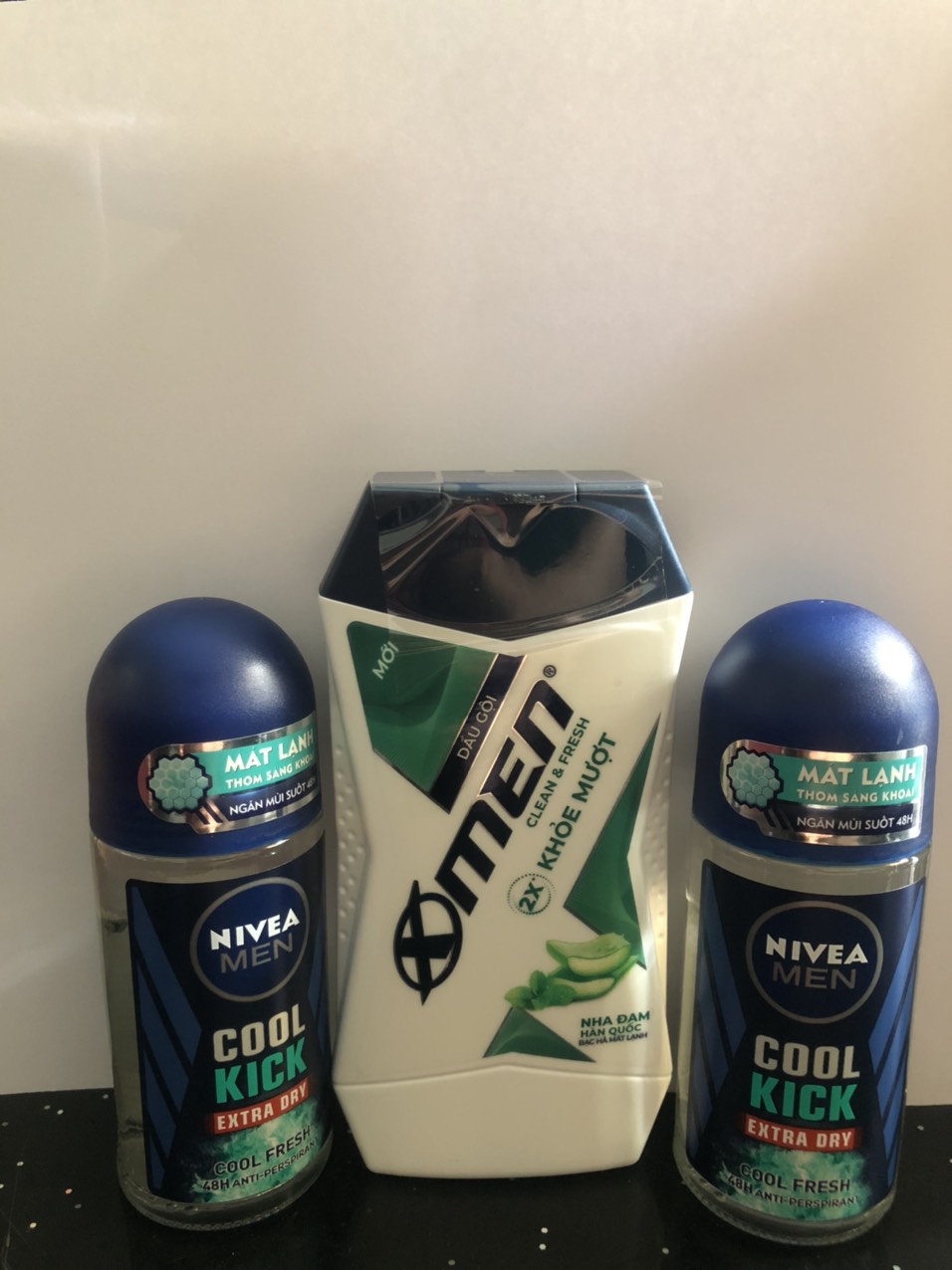 Set 2 chai lăn ngăn mùi nivea men cool kick mát lạnh tặng 1 chai dầu gội xmen