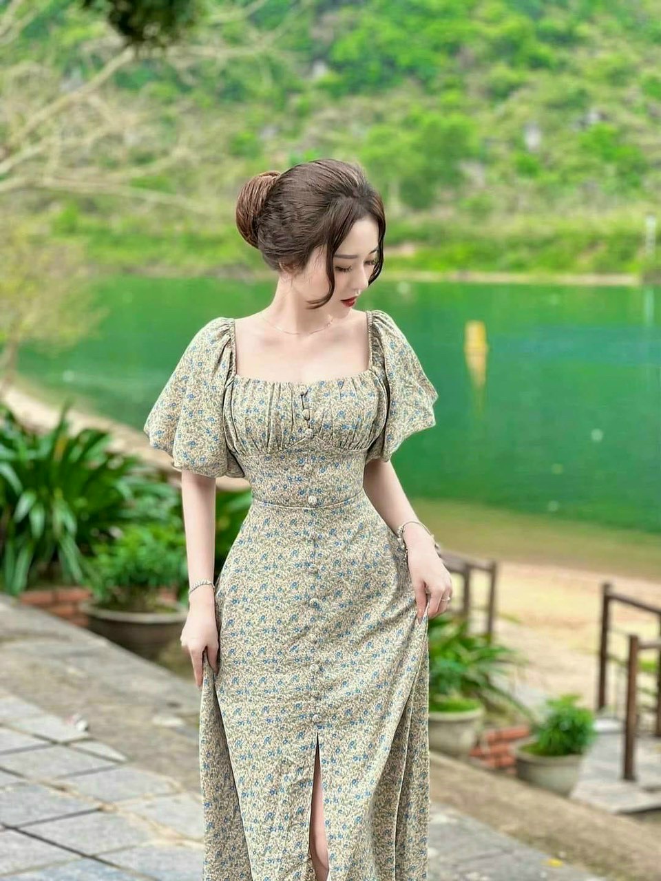 Đầm hoa nhí xòe tay phồng nút bọc có mút sang trọng dễ thương