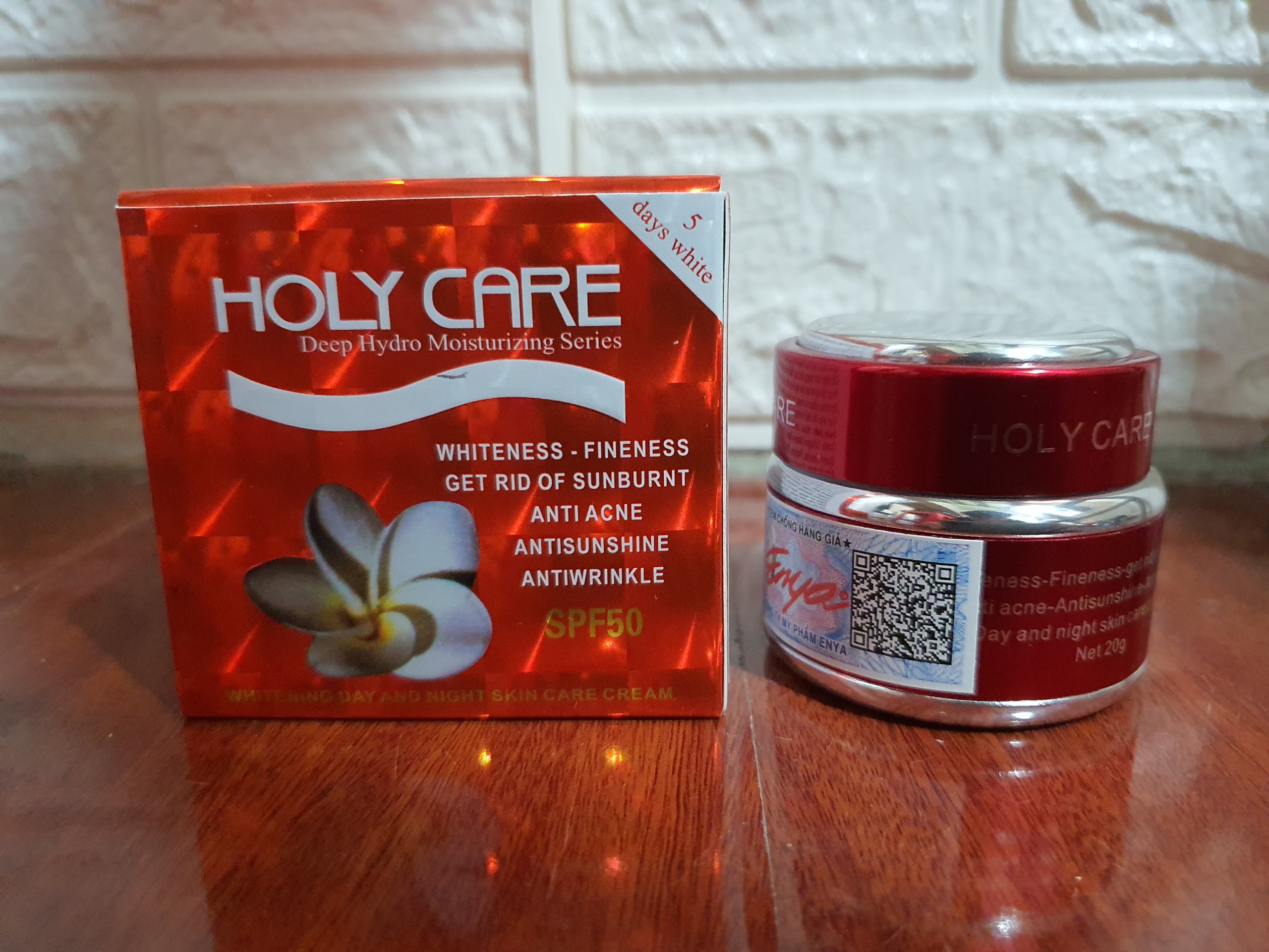 Kem dưỡng Holy Care 5 trong 1 20g kèm quà tặng